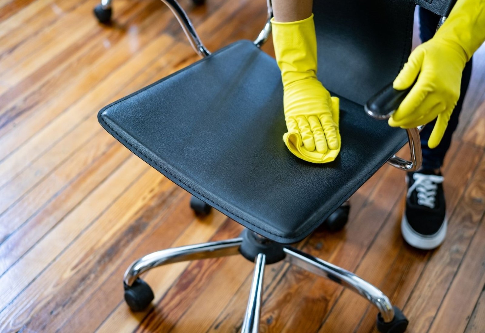 Commercial upholstery cleaning office furniture